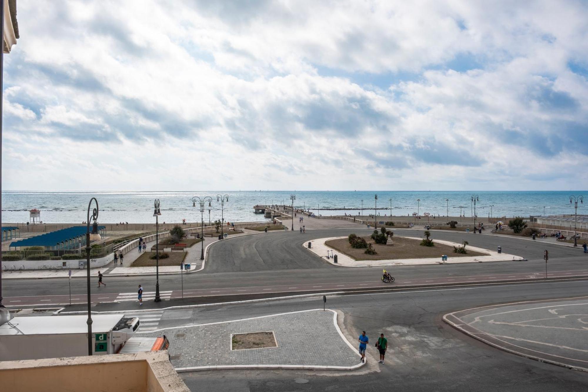 Ostia Holiday Al Pontile 외부 사진